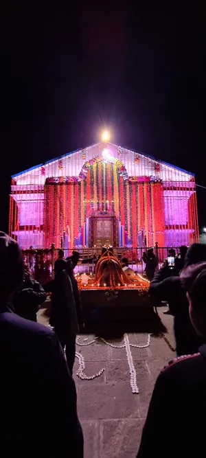 Kedarnath Temple Pedestal 4k Wallpaper