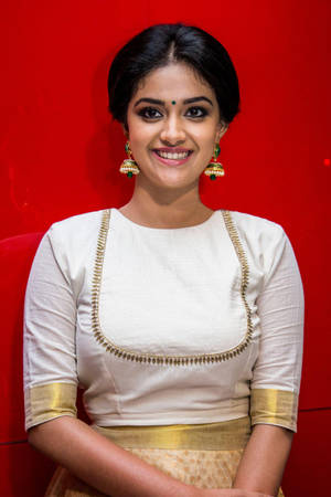 Keerthi Suresh In White And Gold Hd Wallpaper