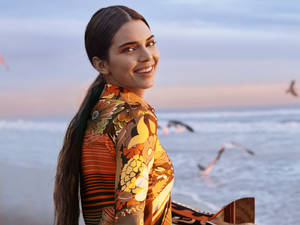 Kendall Jenner By The Beach Wallpaper