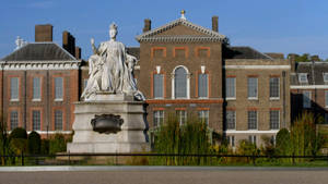 Kensington Palace And Statue In Front Wallpaper