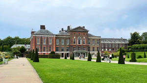 Kensington Palace Photographed From Afar Wallpaper