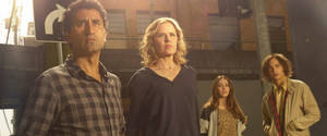 Kim Dickens And Cliff Curtis Fear The Walking Dead Wallpaper