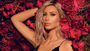 Kim Kardashian With Red Roses Wallpaper