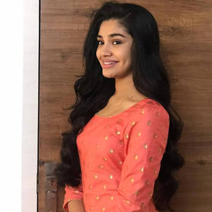 Kirti Shetty Long Hair Wallpaper