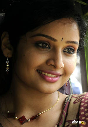 Kirti Shetty Smiling Wallpaper