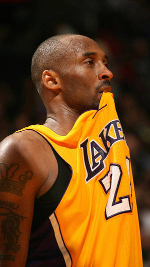 Kobe Bryant Cool Jersey In Mouth Wallpaper