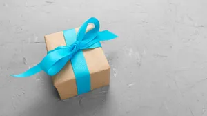 Kraft Box Baby Blue Ribbon Photography Wallpaper
