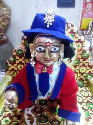 Laddu Gopal In Gold Wallpaper