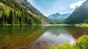 Lake In Elk Mountains Wallpaper