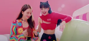 Lalisa Manoban With Jisoo Wallpaper