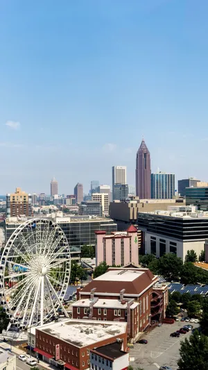 Large Ferris Wheel In Atlanta Wallpaper