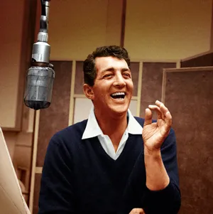 Laughing American Singer And King Of Cool Dean Martin Wallpaper