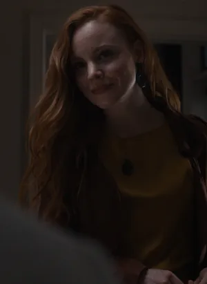 Lauren Ambrose Dark Tv Show Wallpaper