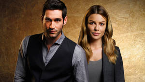 Lauren German And Tom In Gray Wallpaper