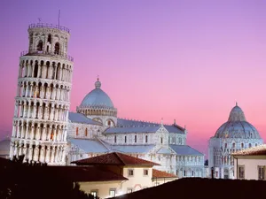 Leaning Tower Of Pisa Skyline Wallpaper