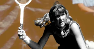 Legendary Tennis Player Tracy Austin Against Brown Background Wallpaper