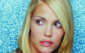 Leslie Bibb Blonde Model Side Look Wallpaper