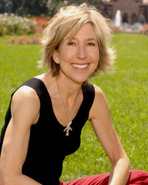 Lin Shaye Fit Figure Wallpaper