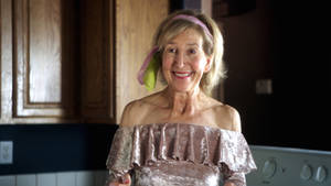 Lin Shaye Stylish Close Up Wallpaper