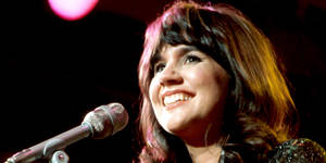 Linda Ronstadt Live Performance Wallpaper