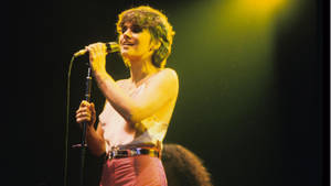 Linda Ronstadt Stage Performance Wallpaper