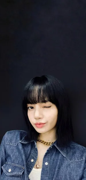 Lisa Blackpink Hd Weibo International Selfie Wallpaper