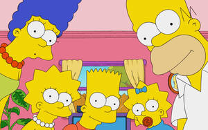 Lisa Simpson And Family Staring Wallpaper