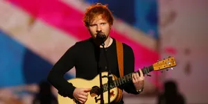 Live Performance Ed Sheeran Wallpaper