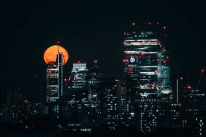 London Skyscraper Aesthetic Moon Wallpaper