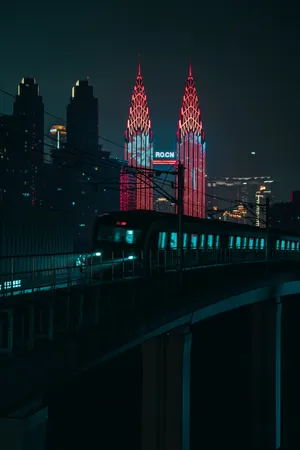 London Train At Night Wallpaper