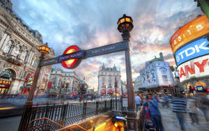 London Underground Public Subway Wallpaper