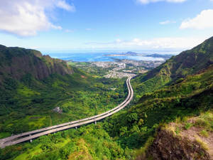 Long Road In Oahu Wallpaper