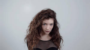 Lorde Photoshoot Debut Album Wallpaper