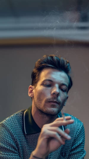 Louis Tomlinson With A Cigarette Wallpaper