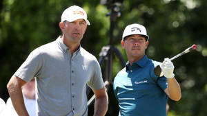 Lucas Glover Talking To Golfer Wallpaper