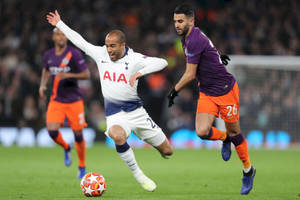 Lucas Moura Stealing Football Wallpaper