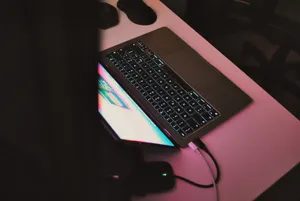 Macbook Air 2020 Pink Backlight Wallpaper