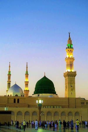 Madina Green Dome In Dusk Wallpaper