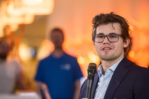 Magnus Carlsen Microphone Wallpaper