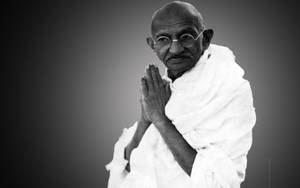 Mahatma Gandhi During Prayer Session Wallpaper