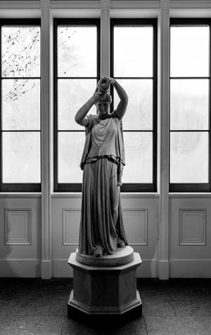 Majestic Greek Statue Of Antigone Wallpaper