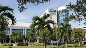 Majestic Structure At The University Of South Florida St. Petersburg Wallpaper