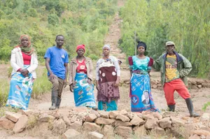 Malawi Six People Dirt Road Wallpaper