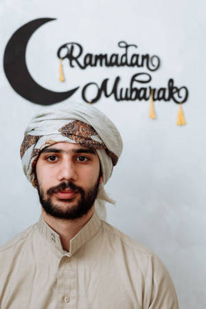 Man Celebrating Ramadan Mubarak Wallpaper
