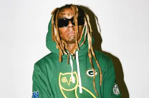 Manin O V O Green Bay Hoodie Wallpaper