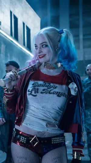 Margot Robbie Harley Quinn Looking Sideways Wallpaper