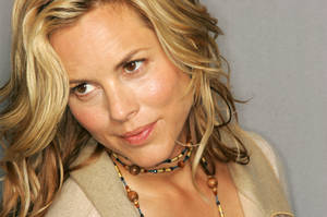 Maria Bello Tilting Her Head Wallpaper