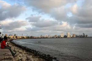 Marine Drive Day Time Mumbai Wallpaper