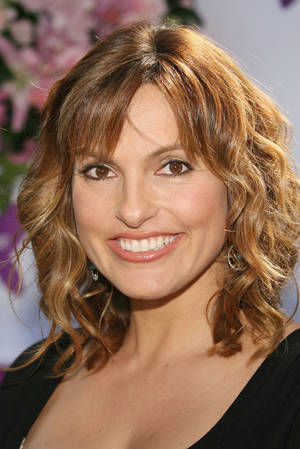 Mariska Hargitay Hollywood Hot Moms Soiree 2006 Wallpaper