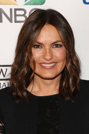 Mariska Hargitay Smile Nbc Law And Order Premiere Wallpaper